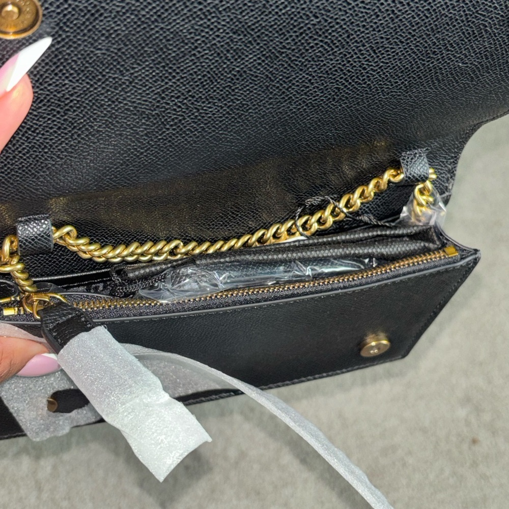 Kurt Geiger Black Leather Crossbody with Gold Logo Plate and Gold Chain NWT - Picture 5 of 5